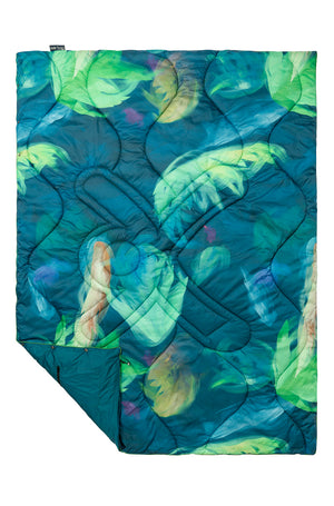 Selk'bag sleeping bag blanket with a leaf pattern
